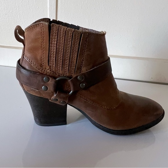 BOC Born Boots Brown Leather Motorcycle Chelsea Heeled Ankle Western SZ 8.5 - Picture 4 of 8